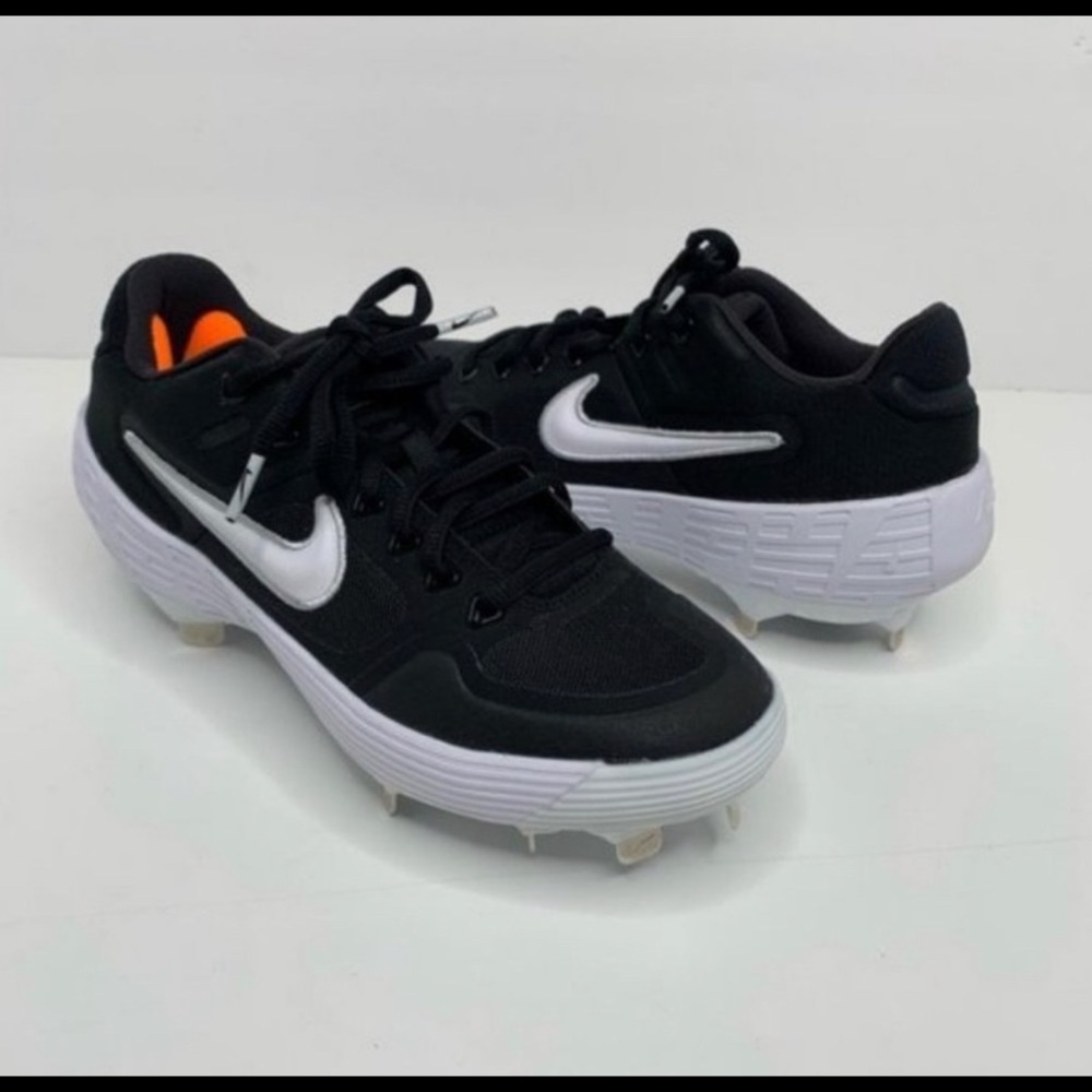 Nike Alpha Huarache Elite 2 Low
Baseball Cleats